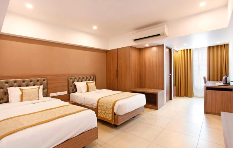 Hotel Dwarkamai