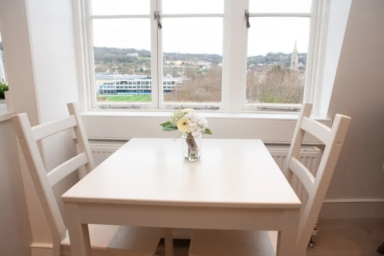 1 Bedroom Apartment With Views in Bath