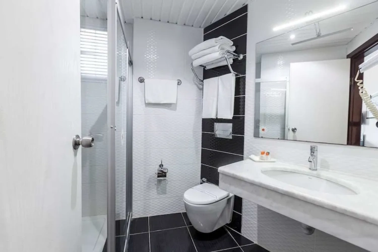 Standard Twin room with balcony