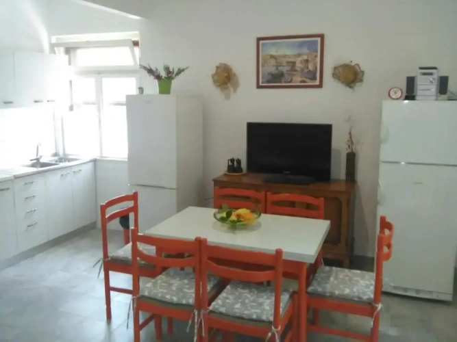 3 Bedrooms Cottage