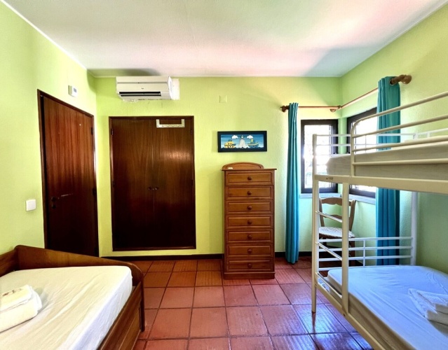 4 Bedrooms Villa with balcony