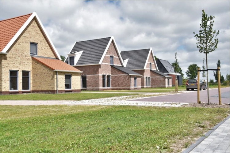 2 Bedrooms Villa