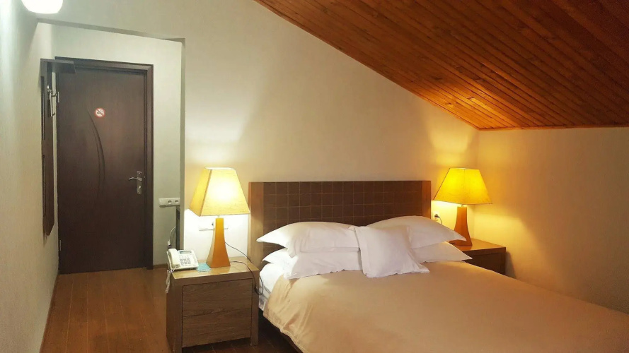 Hotel Crystal