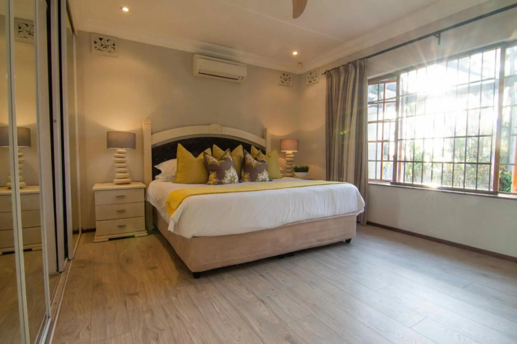 15 Oyster Crescent