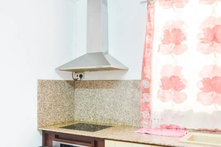 Charming 2-bed House in Chemin Grenier