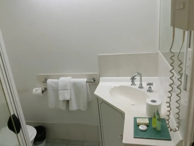 Bayswater Motel