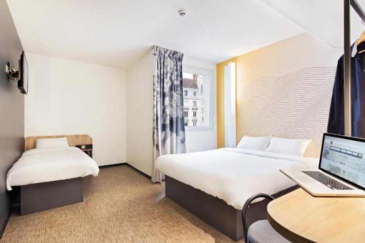 Triple room