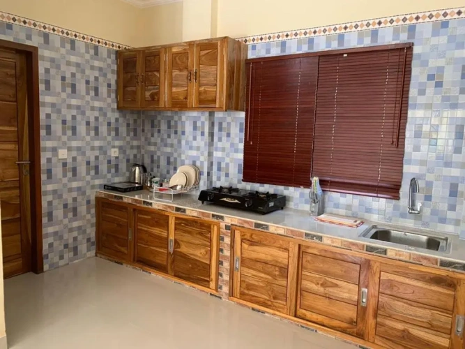 Standard Sextuple Family room