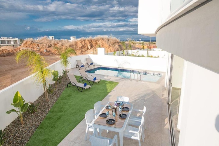 2 Bedrooms Double Villa
