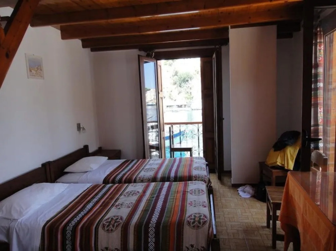 Captain's Suites