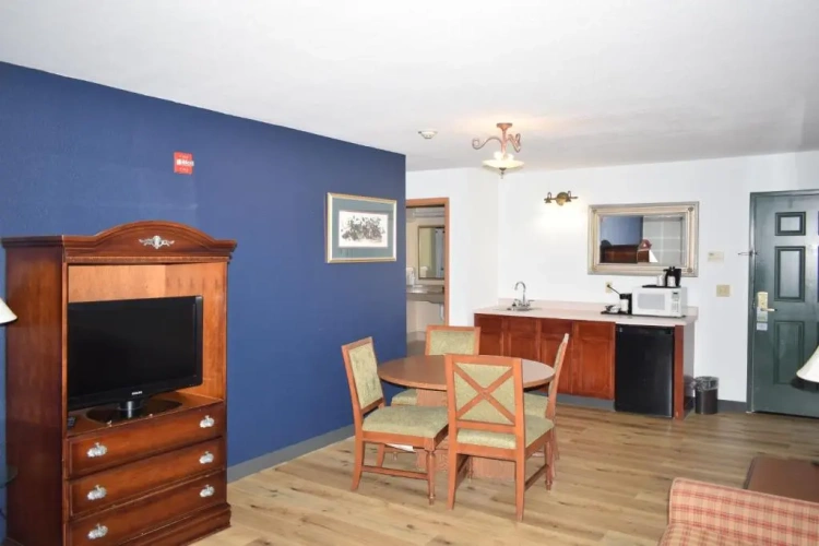 1 Bedroom Deluxe Quadruple Suite