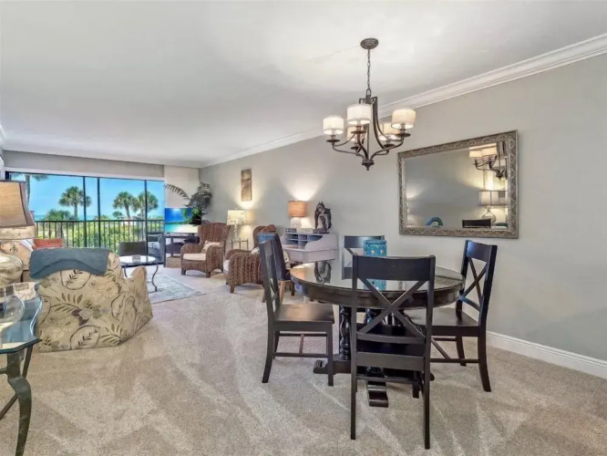 Sand Pointe 212