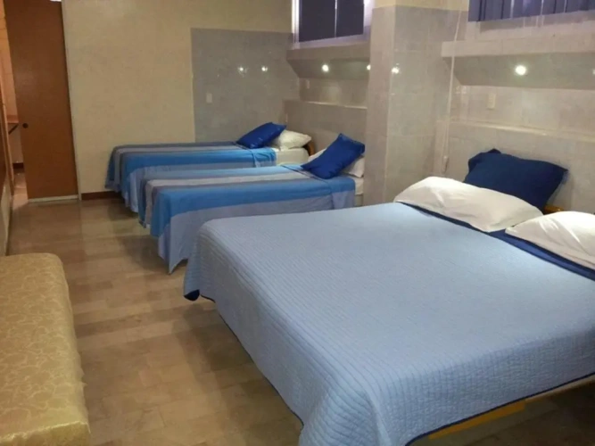 Standard Triple room