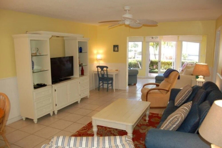 Sunset Royale - 118 2 Bedrooms 2 Bathrooms Condo