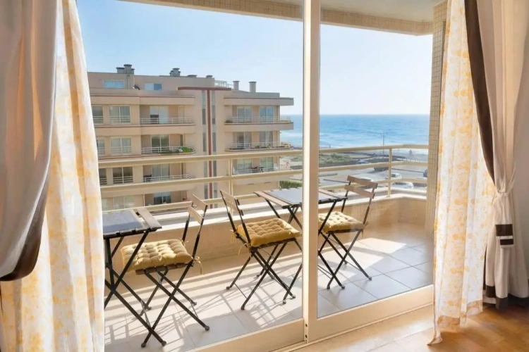 3 Bedrooms Apartment