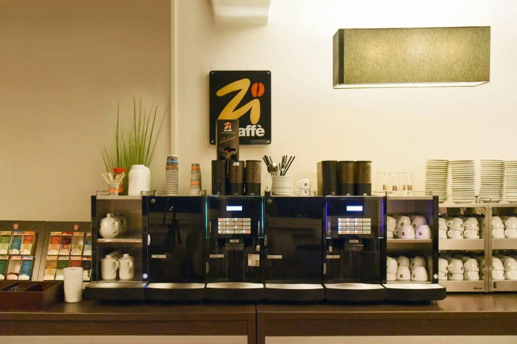 Zi Hotel & Lounge