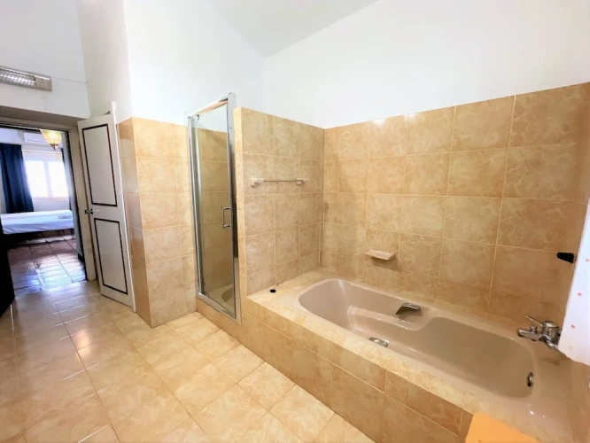 Deluxe Twin room with courtyard view