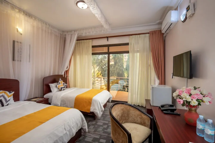 Entebbe Traveller'S Hotel