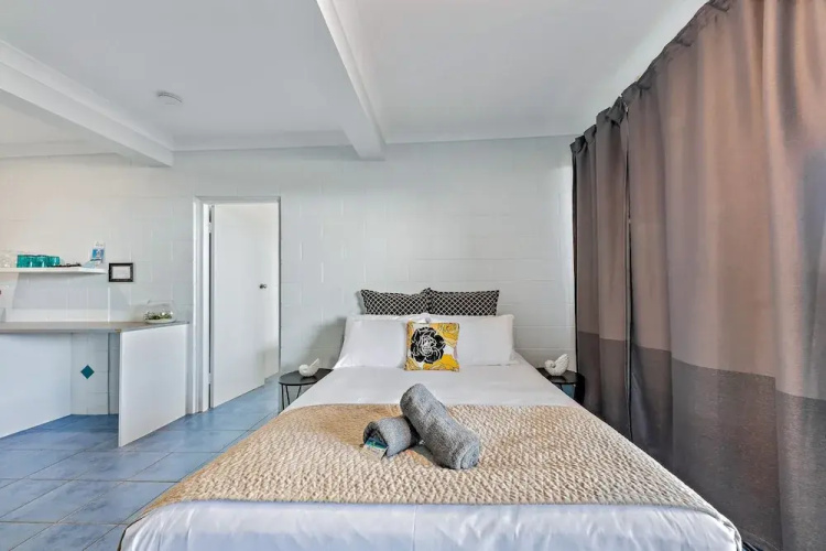 Airlie Sun & Sand Accommodation 2