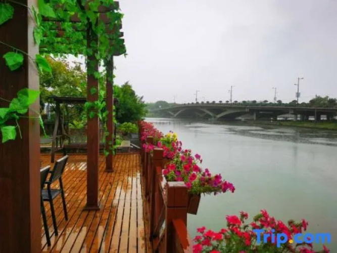 Junshe Holiday Villa