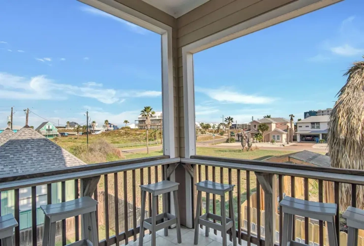 4 Bedrooms Standard room with balcony