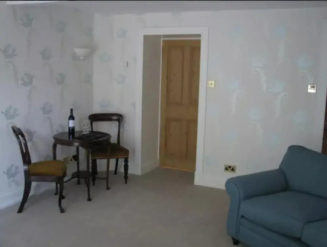 Beautiful New Town Studio, With Patio