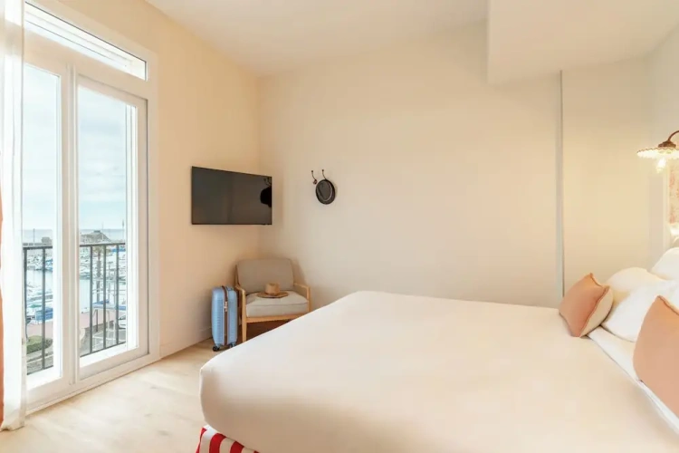 Deluxe room with sea view