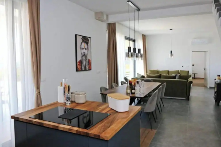 Villa Seabatical