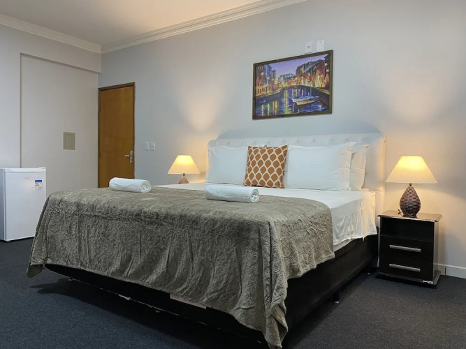 B & A Suites Inn