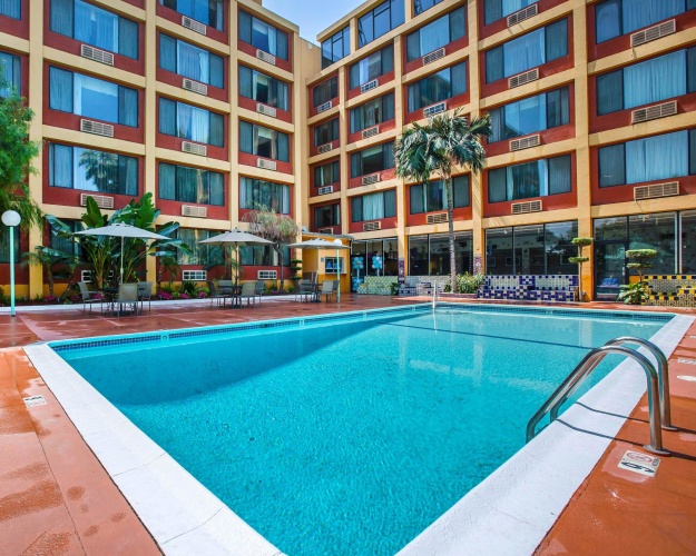 Quality Inn & Suites Montebello - Los Angeles photo 14