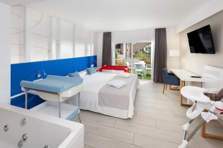 Playaolid Suites and Apartments