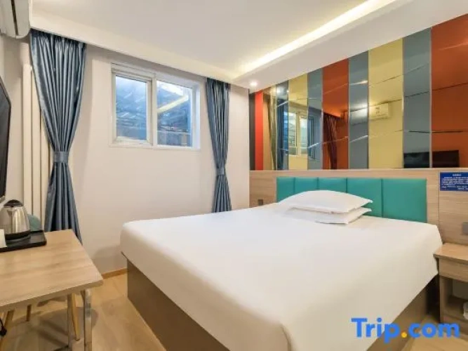 Standard Double room with city view