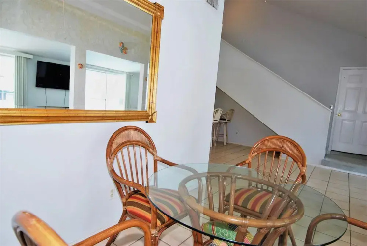 108 W. Morningside 2 Bedroom Condo by RedAwning