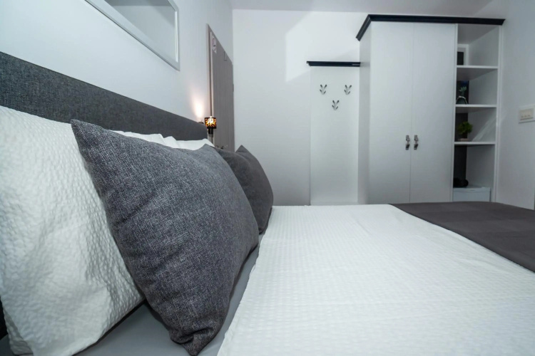 Studioapartment Black & White