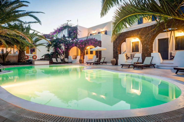 Arion Bay Hotel