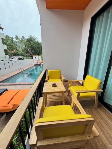 Standard Triple room with pool view