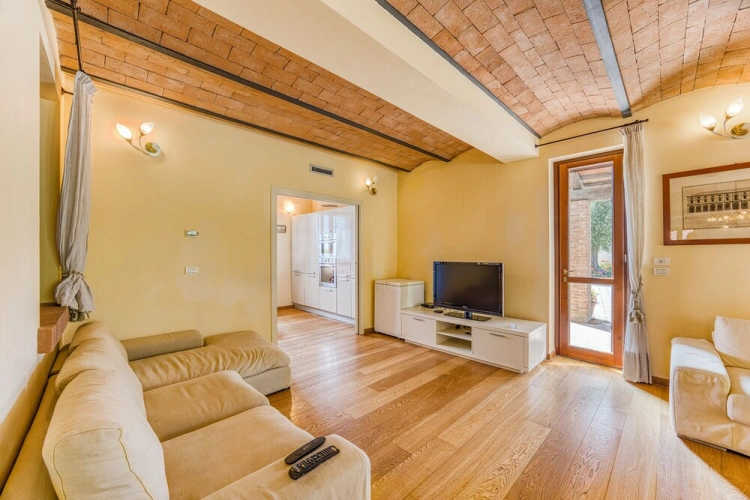 4 Bedrooms Family Villa