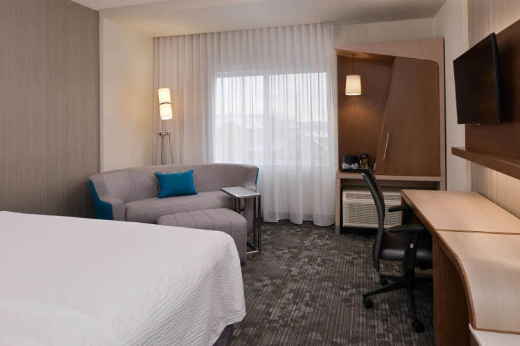 Courtyard by Marriott Toledo North