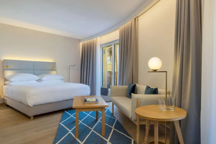 Deluxe Double room with balcony