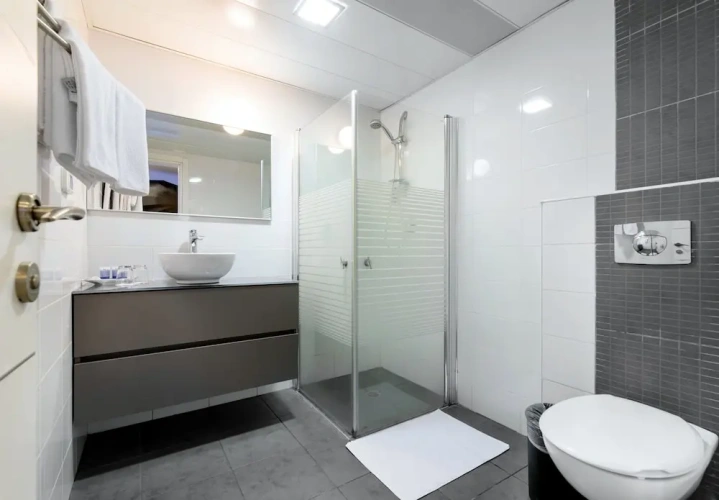 2 Bedrooms Deluxe Apartment