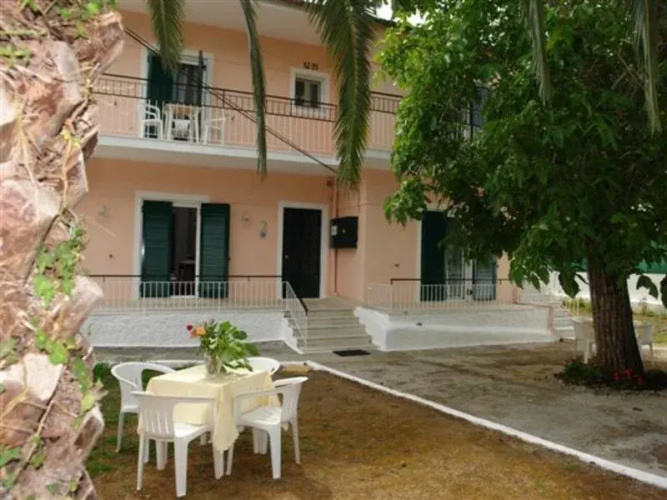 Serres Apartments