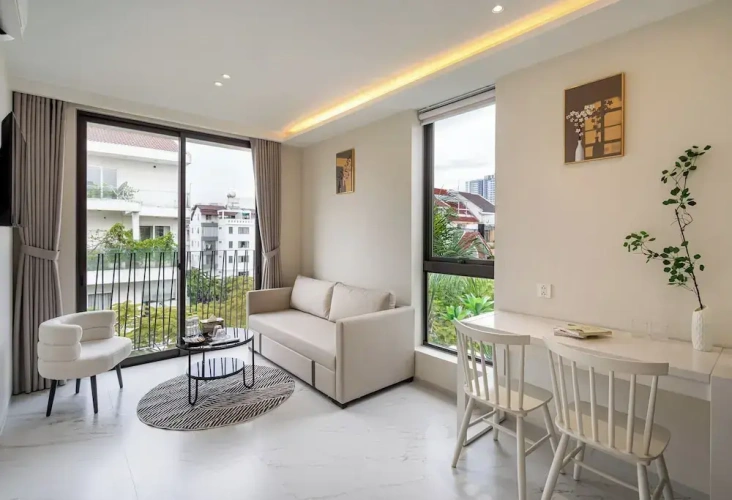 1 Bedroom Premier Suite with street view