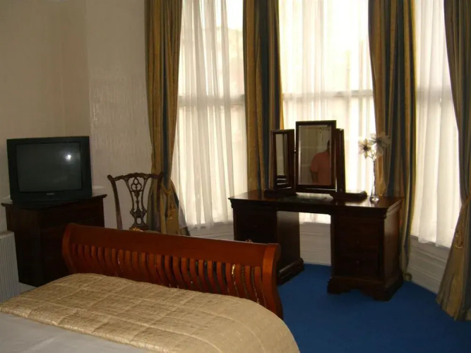 Marlborough Hotel