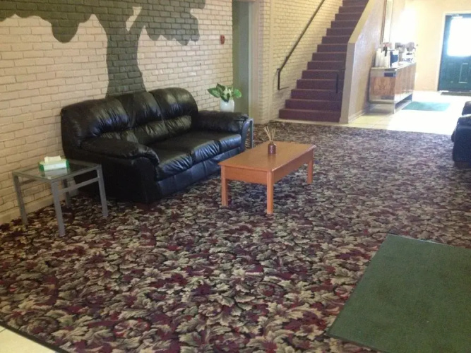 Woodridge Inn & Suites