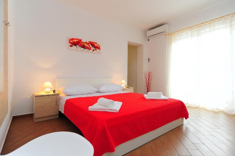 Studio with balcony and with sea view