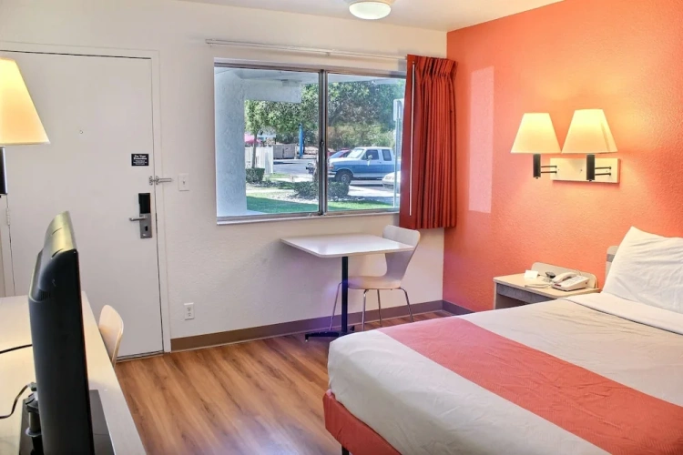 Standard Double Suite