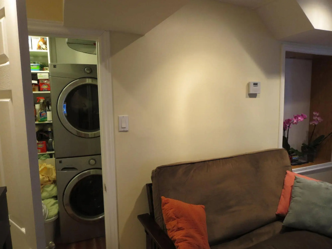 Executive Underground Apartment — фото 4