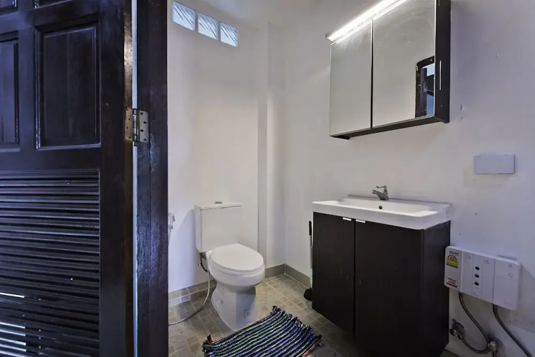 Modern Jacuzzi Townhome