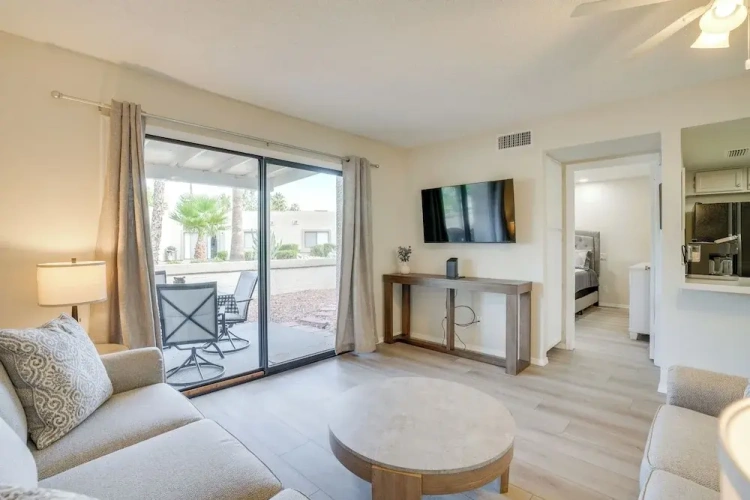 2 Bedrooms Apartment
