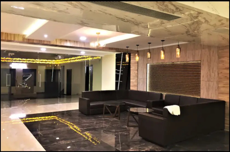 Hotel Bharat